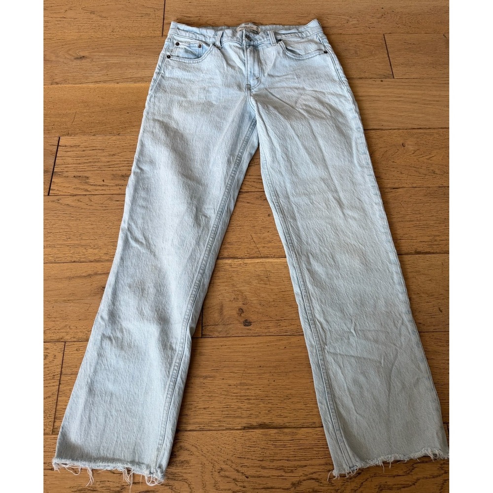 Abercrombie & Fitch The 90s Straight Mid Rise Light Wash Raw Hem Size 29 (1581)